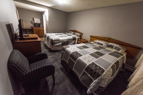 two_queen_bed_4