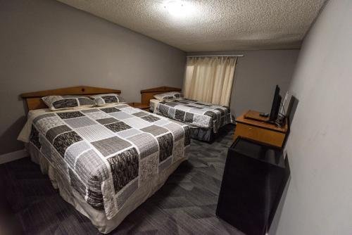two_queen_bed_5