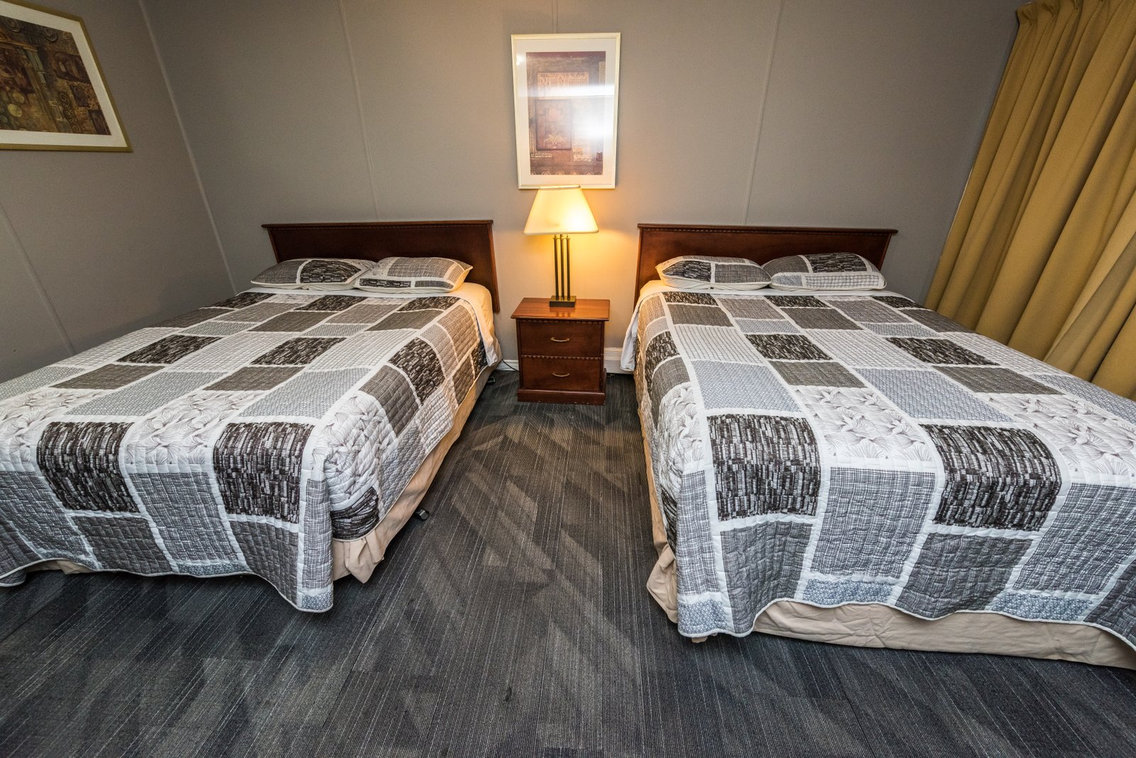 Deluxe Double Queen Beds