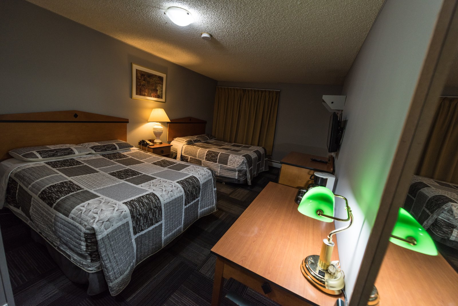 Premium Family Room – Three Queen Beds